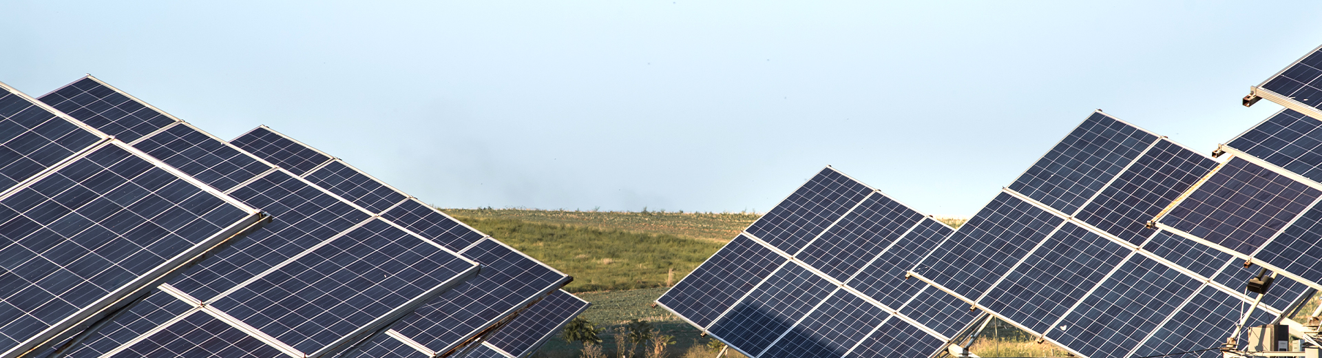 تحلیل اقتصادی تعرفه خرید برق خورشیدی و سیاست‌های حمایتی دولت در سال ۱۴۰۴